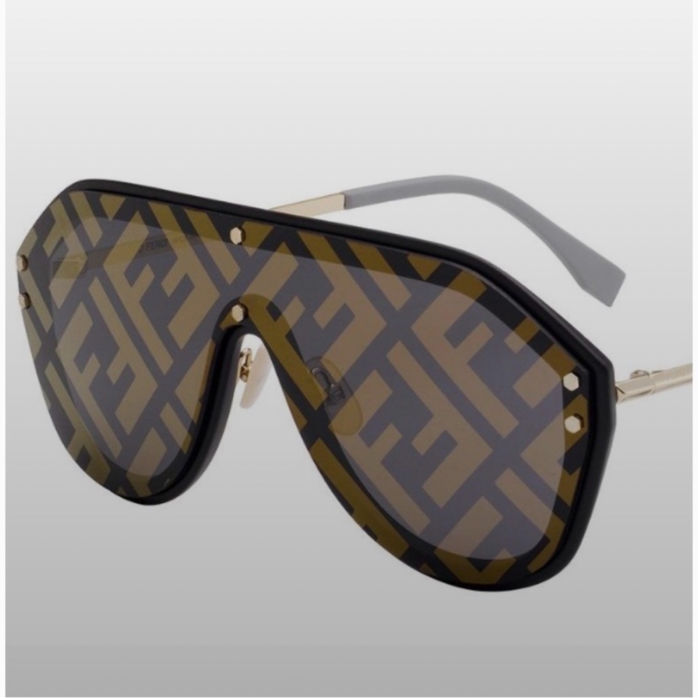 AUTHENTIC Fendi Women's halogram Brown Sunglasses
